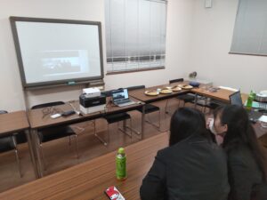 「鯖江市役所JK課®」とオンラインで会話をするJKchan※クリックで拡大